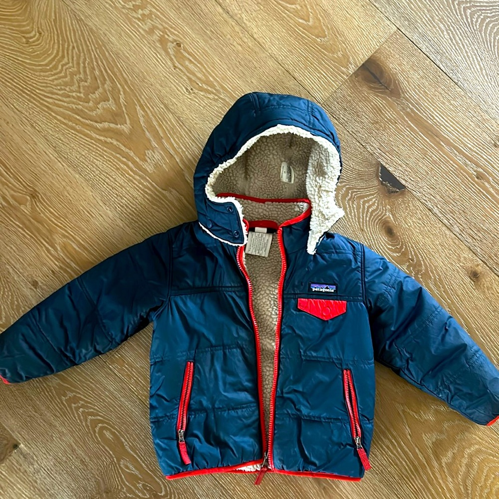 Patagonia 4T reversible coat
